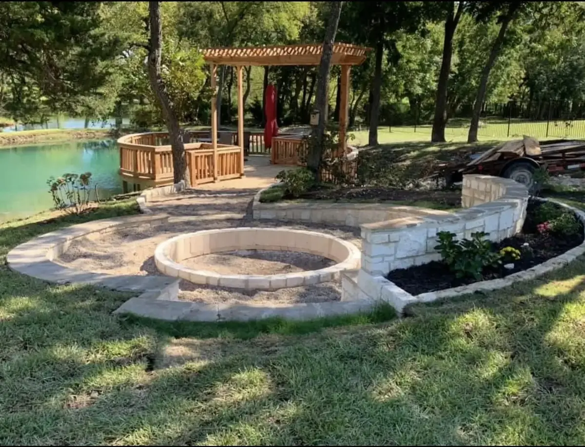 Fire pit and pergola area